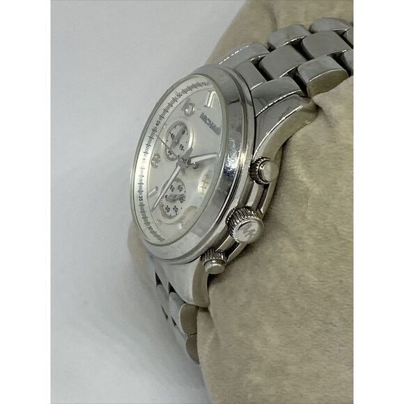 Michael Kors Runway MK5076 Women's Silver Stainless Steel Analog Dial Watch RQ44 - Picture 4 of 12